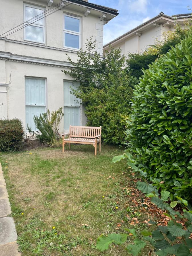 Elegant Bloomsbury Apartment In Tunbridge Wells Eksteriør bilde