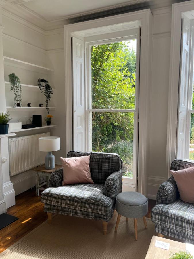 Elegant Bloomsbury Apartment In Tunbridge Wells Eksteriør bilde